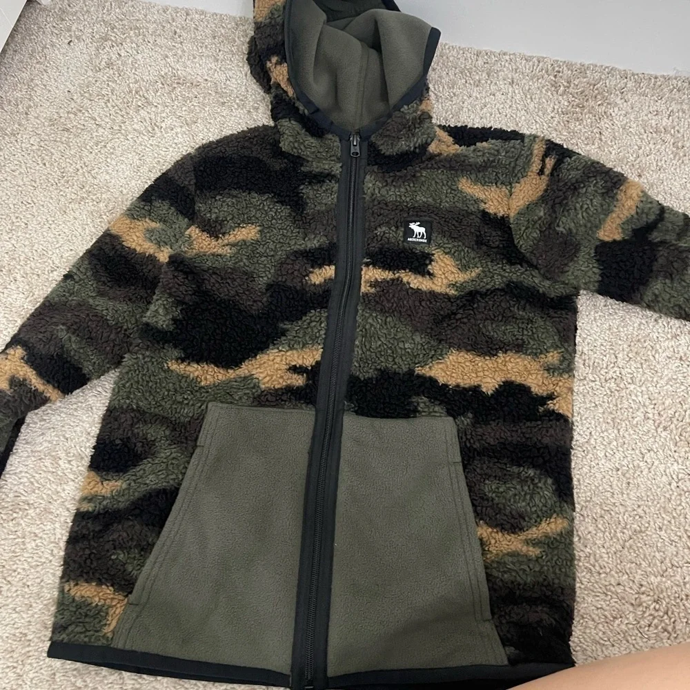 Abercrombie Kids Boys Cozy Camouflage Fleece Zip Front Hooded Jacket